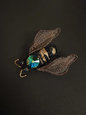 Broche Abeille Émeraude